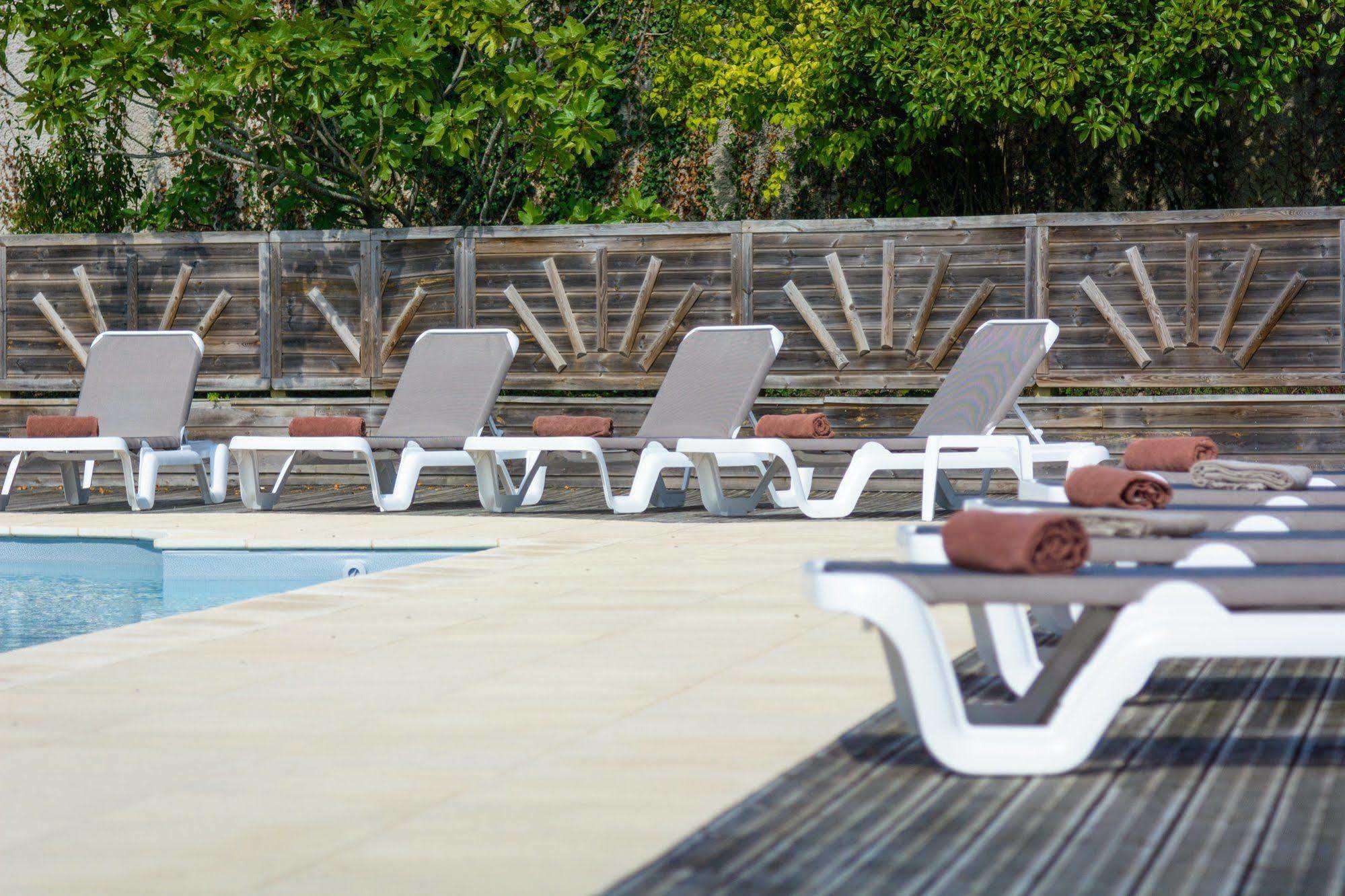 Cit'Hotel Le Relais Du Boisniard Chambretaud Exterior foto